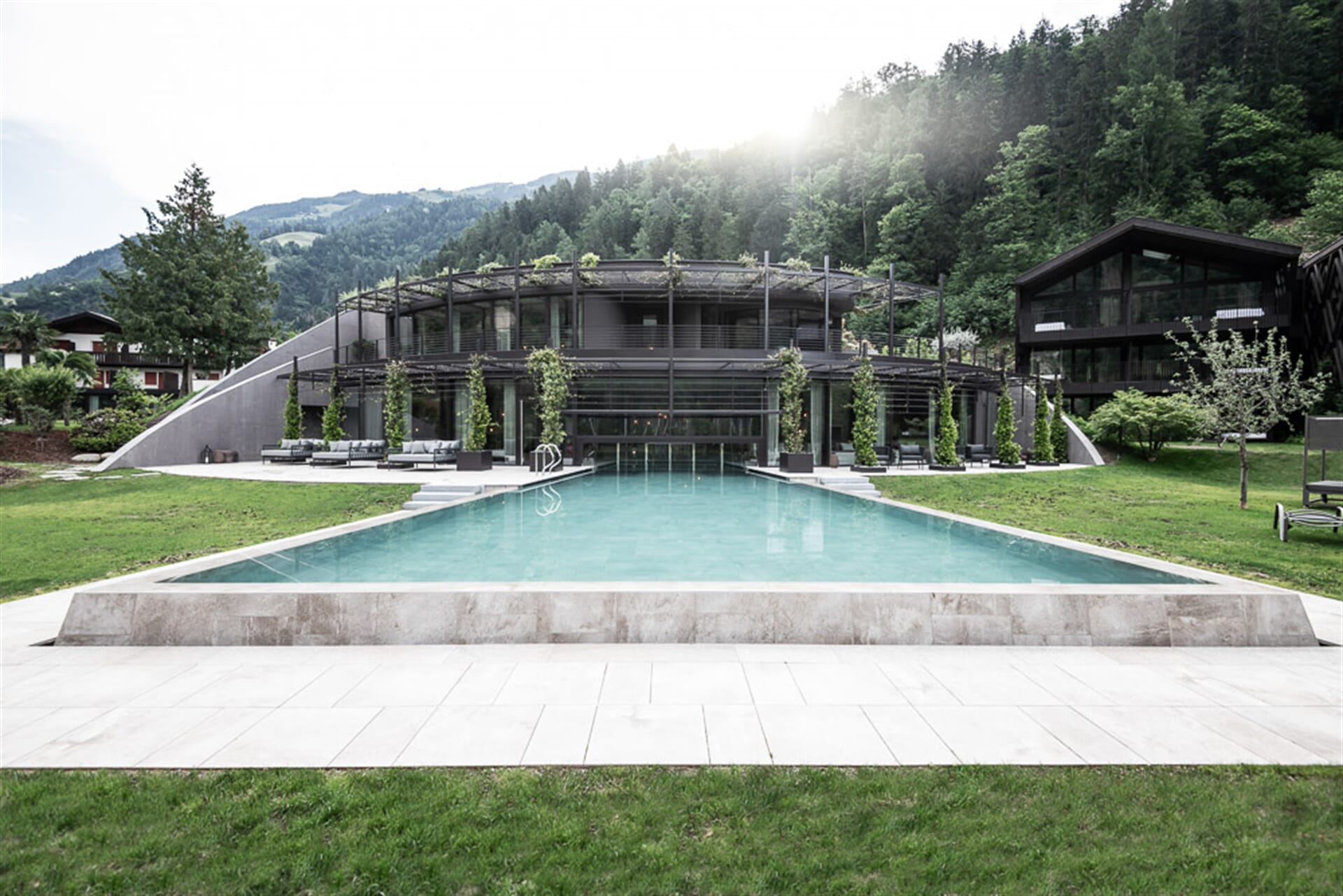 Infinity Pool Meran Südtirol